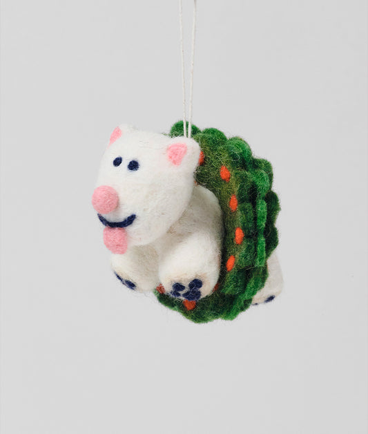 Spud Dog in Wreath